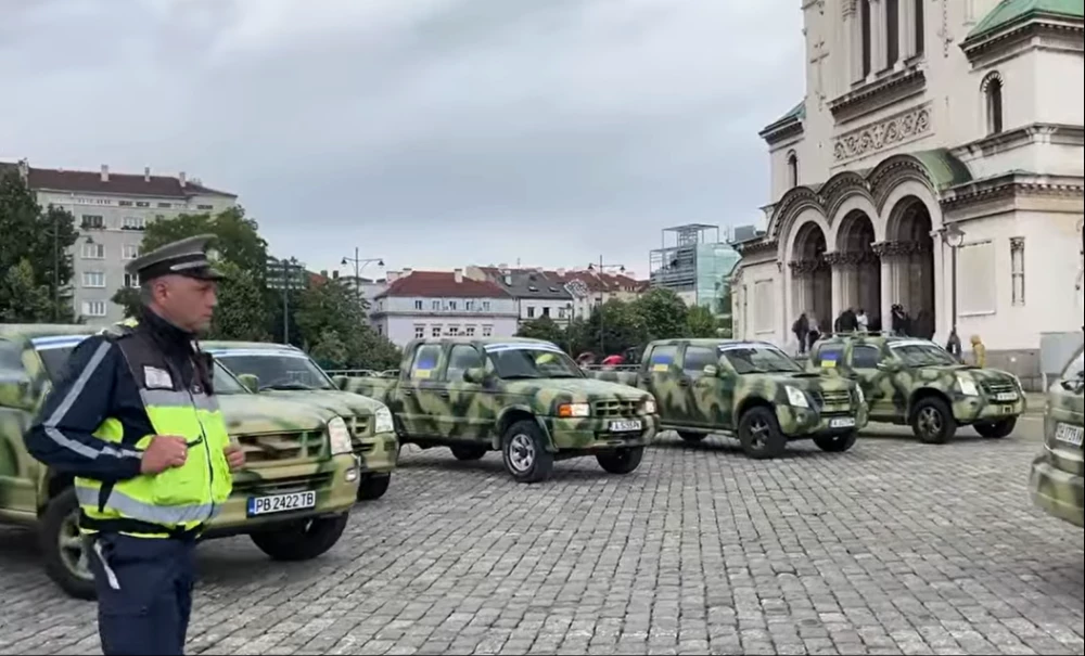 Руснаци от България купиха 17 джипа за свои сънародници, биещи се срещу Кремъл
