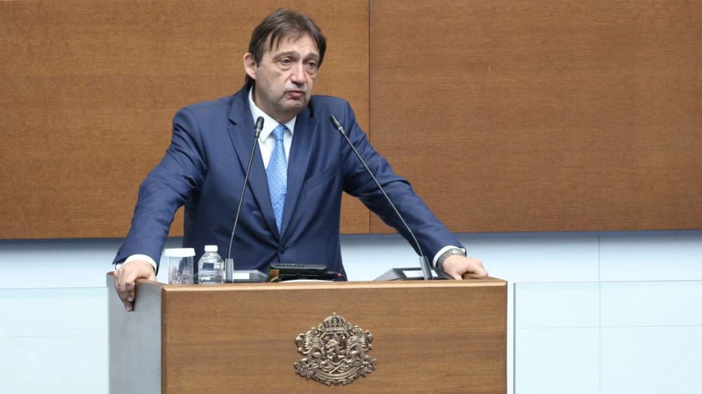 Шишков: По договори за мантинели за 300 млн. лв. са платени с близо 200 млн. лв. повече