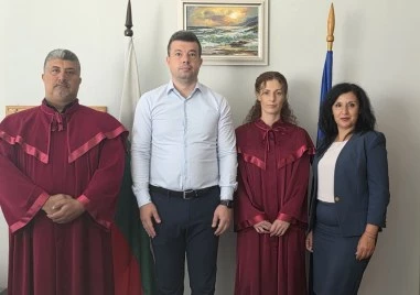 Нови младши прокурори и следователи положиха клетва и встъпиха в длъжност в Пловдив
