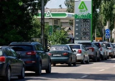 Няколко независими бензиностанции в Русия започнаха да продават гориво за