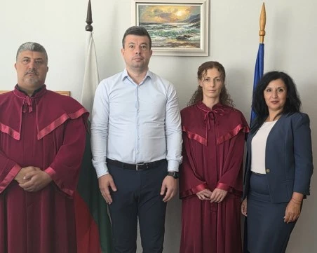 Нови младши прокурори и следователи положиха клетва и встъпиха в длъжност в Пловдив