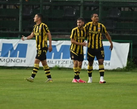 Ботев играе две контроли в един ден