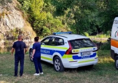 Намериха живо едно от децата изчезнали край брега на Струма