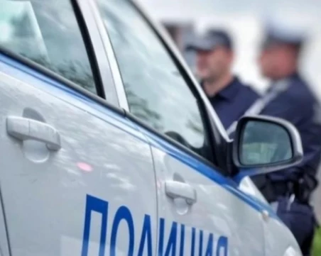 Блъснаха полицай на АМ 