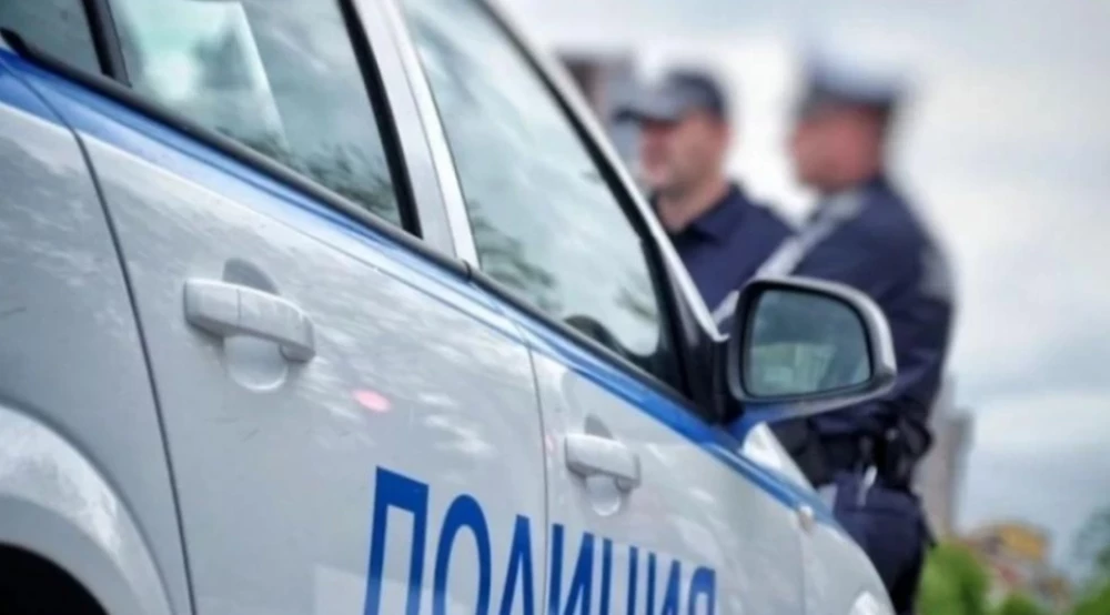 Блъснаха полицай на АМ 