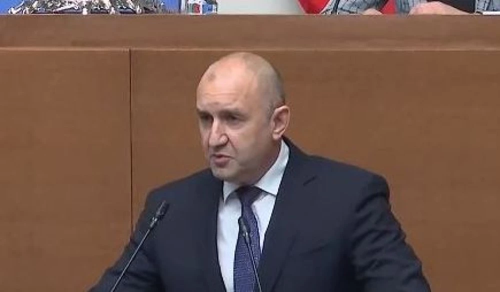 Румен Радев: Ангажираме се с бюджет 2027 значително да намалим дефицита