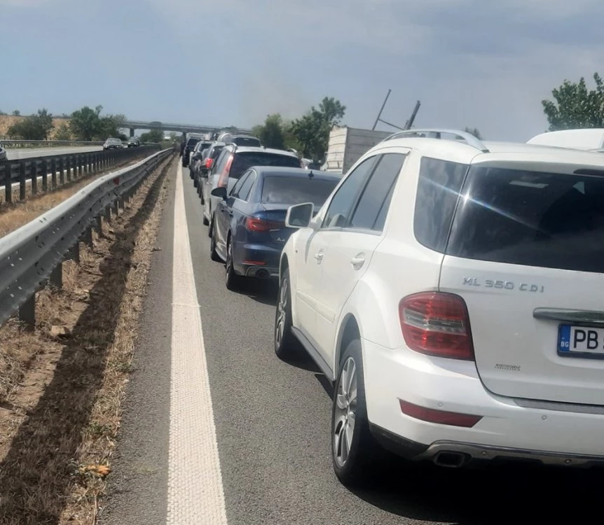 40 градуса зад волана: Автоинструктори с важни съвети към младите шофьори