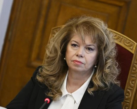 Илияна Йотова поздрави Тръмп за 250 години от независимостта на САЩ