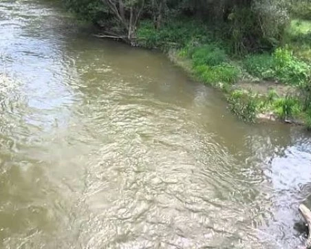 Издирването на изчезналото в река Струма дете продължава с водолази