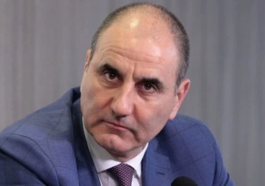 Цветан Цветанов: Някой е извел Десислава Атанасова през служебен вход и я е качил на частния самолет на Пеевски