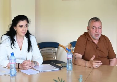 Министърът на труда и социалната политика Наталия Ефремова и председателят
