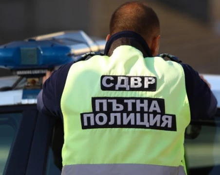 Шофьор опита да подкупи полицаи с 1000 евро на АМ 