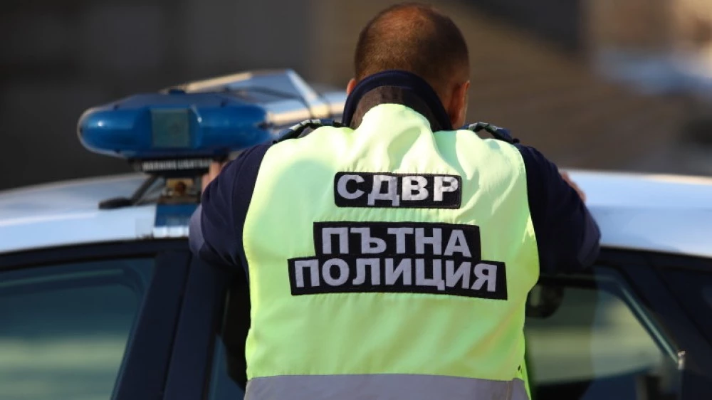 Шофьор опита да подкупи полицаи с 1000 евро на АМ 