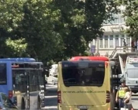 Автобус блъсна и уби жена на пешеходна пътека във Велико Търново