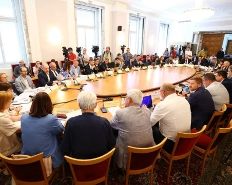 На първо четене: Бюджетната комисия прие Бюджет 2026
