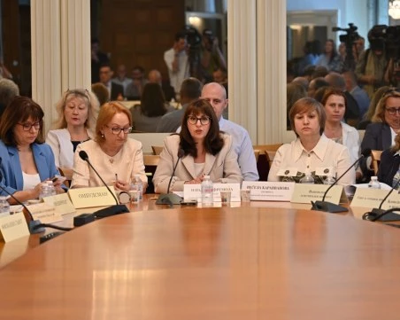 По-високи пенсии и осигуровки през 2026 г.: Бюджетът на ДОО мина на първо четене