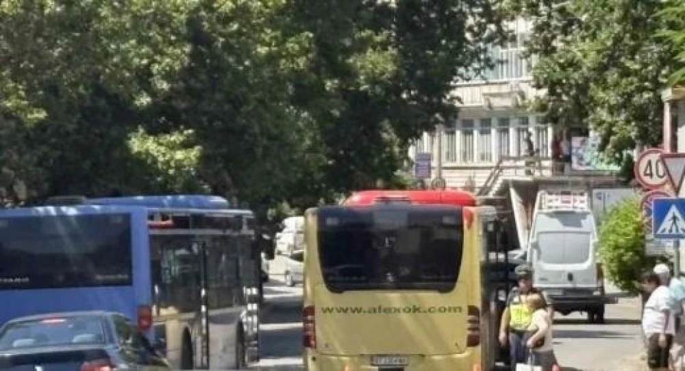 Автобус блъсна и уби жена на пешеходна пътека във Велико Търново