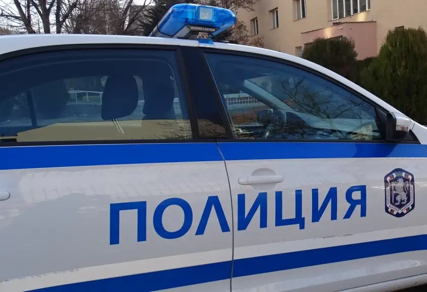 Разбиха нелегално казино в центъра на Бургас задържани са 11
