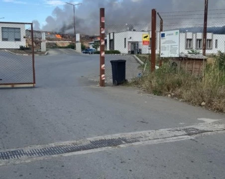 Следят качеството на въздуха в района след големия пожар