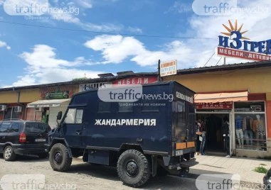 Апаш влезе в дома и магазина на бизнесмен от Столипиново докато е на сватба, задигна злато и пари