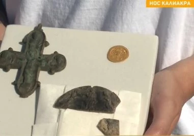 Ценен медальон и други находки от XIV век откриха археолозите още в началото на сезона на нос Калиакра