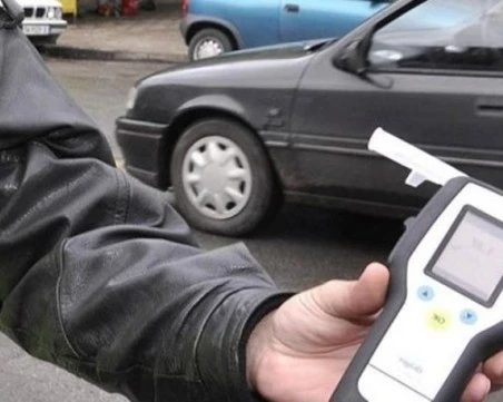 Двама пияни шофьори заловени за ден край Пловдив, единият седнал зад волана с над 2 промила