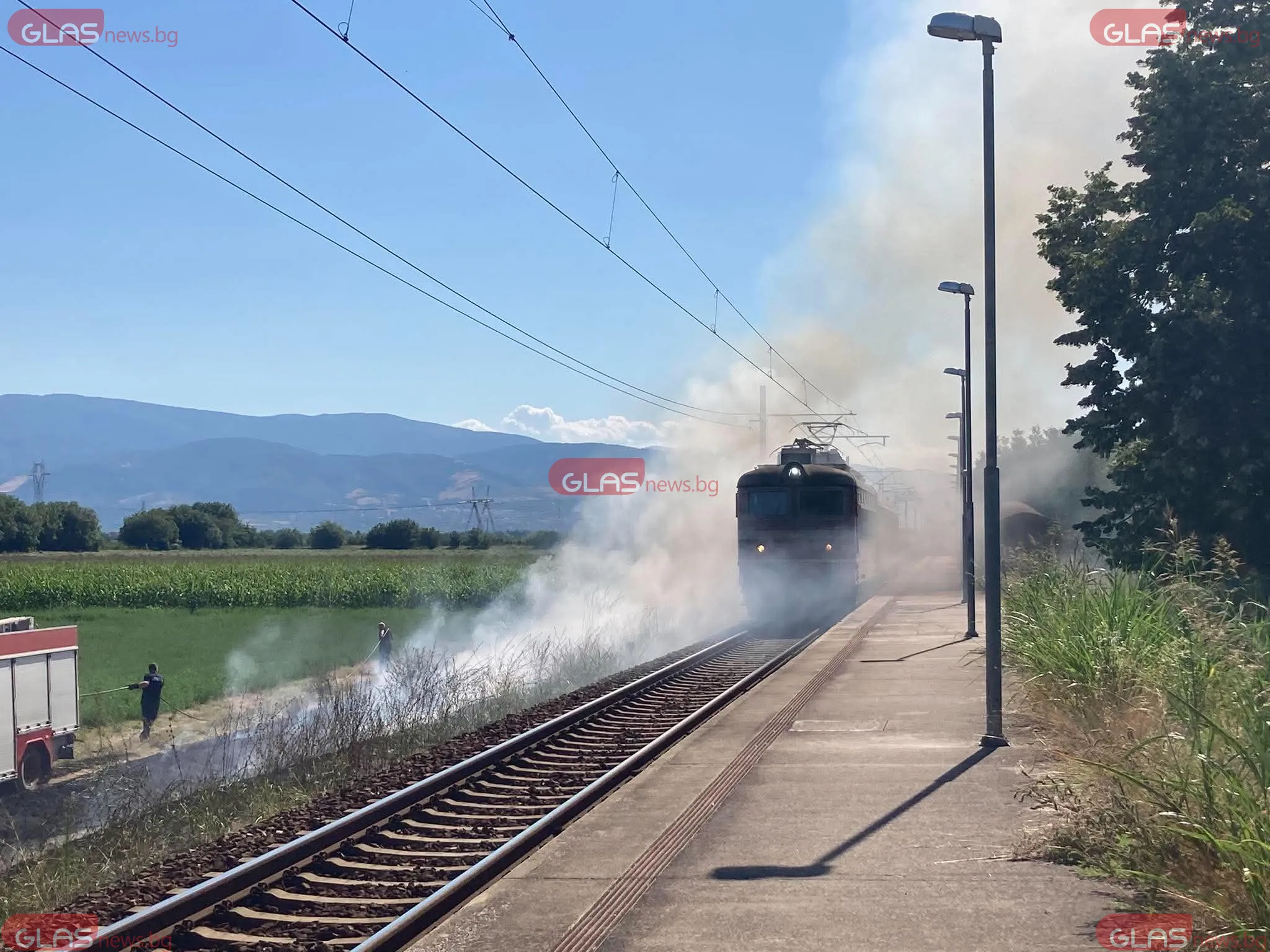 Пожар край жп спирката на село в Пловдивско