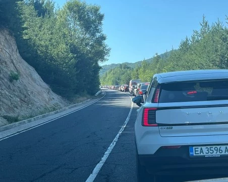За пореден уикенд! Километрична опашка на Маказа