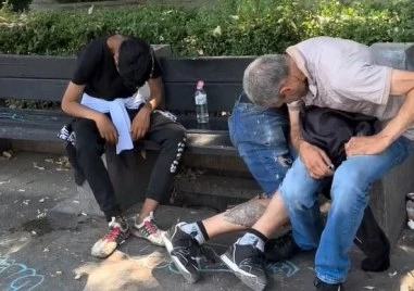Трите зомбита на площад Съединение в Пловдив