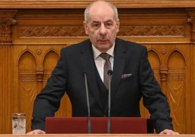 Унгарските депутати приеха конституционни промени за прекратяване на мандата на