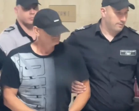 Оставиха в ареста шофьора от катастрофата със загинал на АМ Тракия