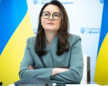 Премиерът на Украйна подаде оставка