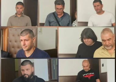 С остра критика към обвинителния акт започна делото за Театралната