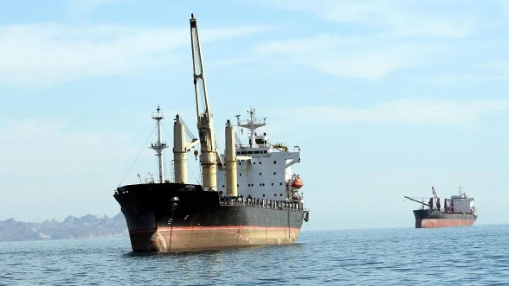 Иран заплаши САЩ да блокира още ключови морски пътища, след заплахите на Тръмп