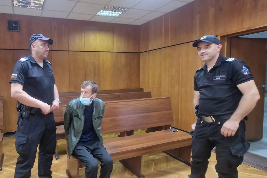 Оставиха в ареста румънския шофьор, предложил подкуп на полицаи в Чепеларе