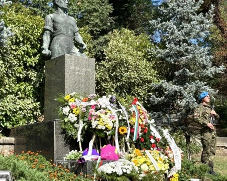 С военен ритуал на Бунарджика: Пловдив отбелязва 189 години от рождението на Васил Левски