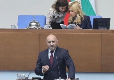 Револверът на Радев от Ердоган отива в Музея на МВР