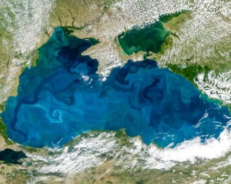 Изумителна метаморфоза: НАСА засне как Черно море стана тюркоазено