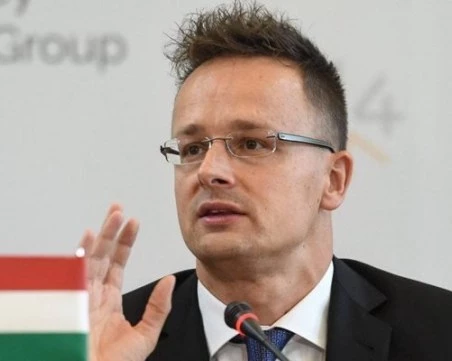 Унгария разследва връзките на Петер Сиярто с Русия