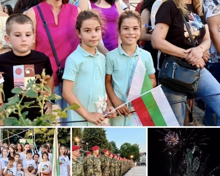 Карлово почете Левски със зрелищна заря СНИМКИ и ВИДЕО