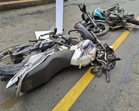 Тежка катастрофа с мотори във Варна, лекари се борят за живота на трима души