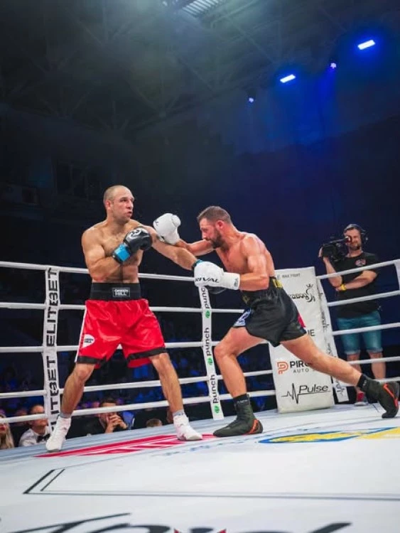 Взривоопасни сблъсъци с българска доминация на MAX FIGHT 66 в Бургас