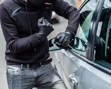Буден гражданин спипа автокрадец в Пловдив, полицията го задържа на място