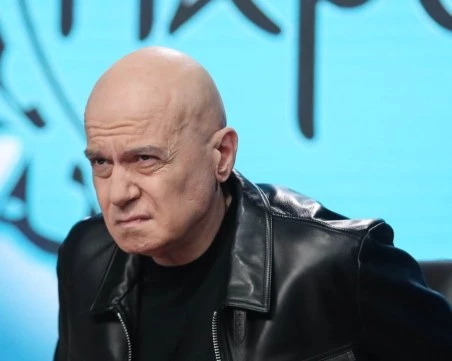 Слави Трифонов попита Демерджиев защо е бил в Америка и за 