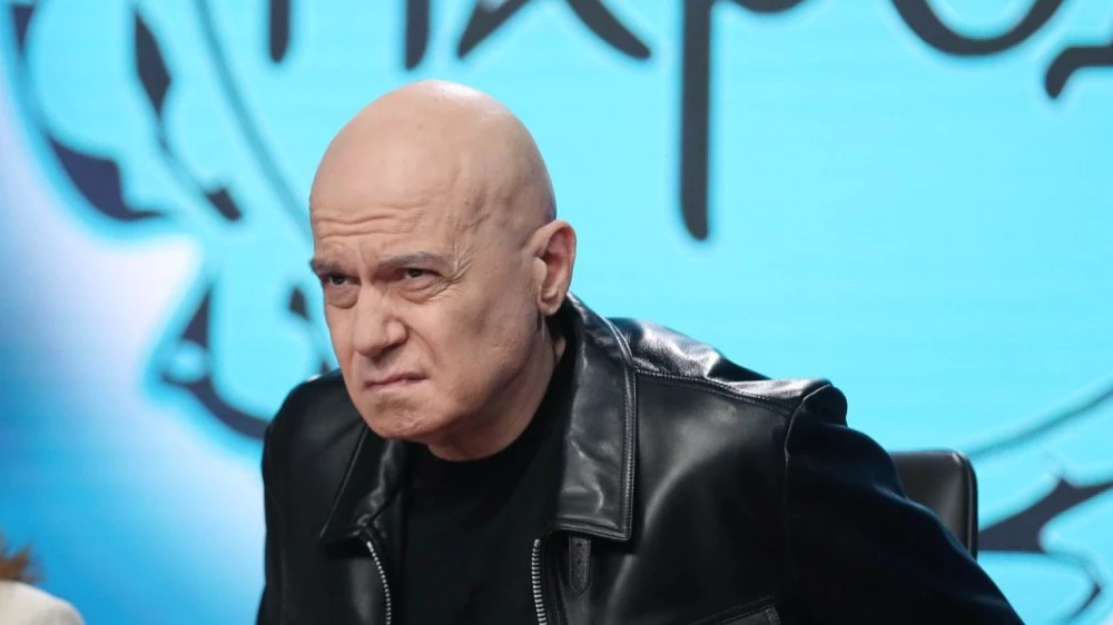 Слави Трифонов попита Демерджиев защо е бил в Америка и за 