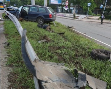 Двама загинали и 17 ранени при катастрофи в страната за ден