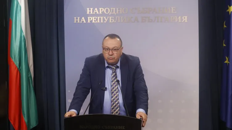 ДПС с разкрития за Демерджиев: Имотни сделки, укриване на данъци