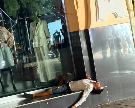 Мъж в безпомощно състояние на Главната в Пловдив предизвика остър дебат за морала и ембатията