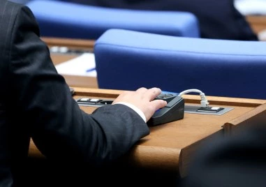 Държавният бюджет влиза за окончателно гласуване като извънредна точка днес