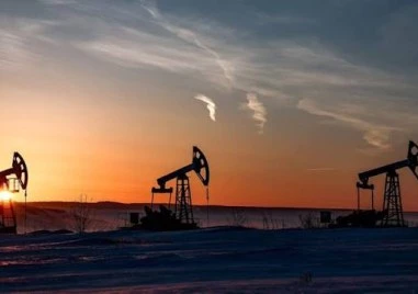 Цената на петрола премина психологическата граница от 100 долара за барел